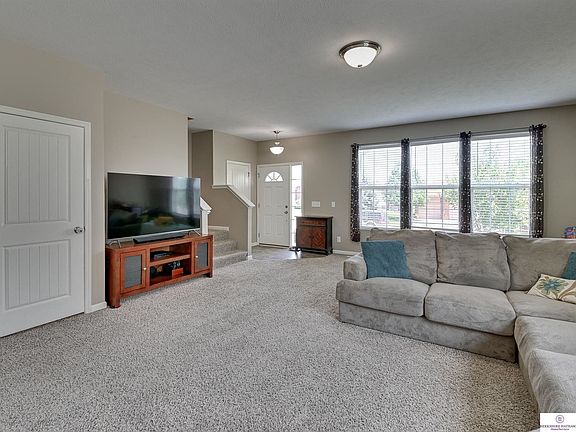 4th image of 124 Castle Pine Dr