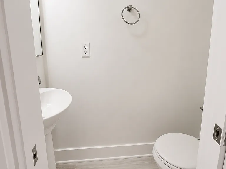727 Quebec Pl NW — Photo 17