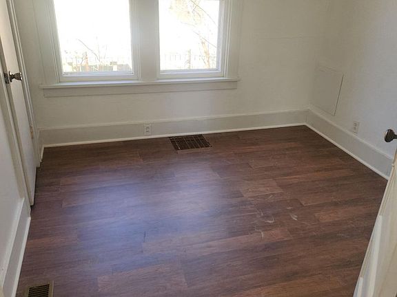 5th image of 2722 Prospect St