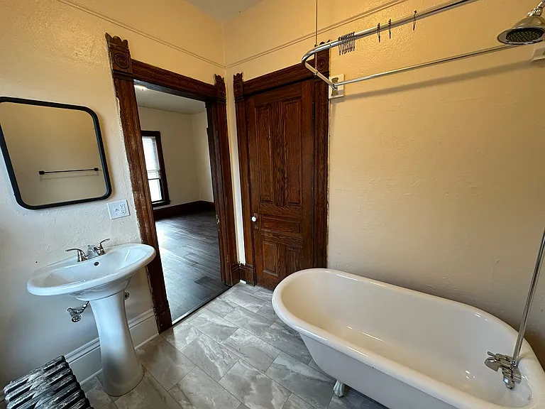 1040 Jackson NW — Photo 7