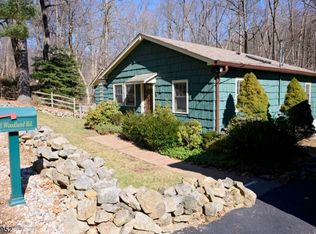 33 Woodland Rd, Mendham, NJ 07945