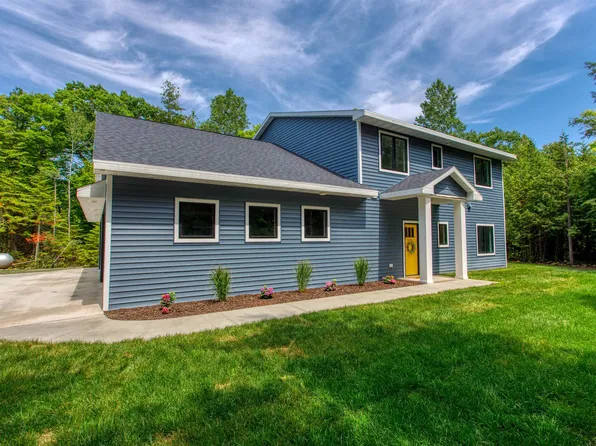 6892 Bay Shore Dr, Egg Harbor, WI 54209