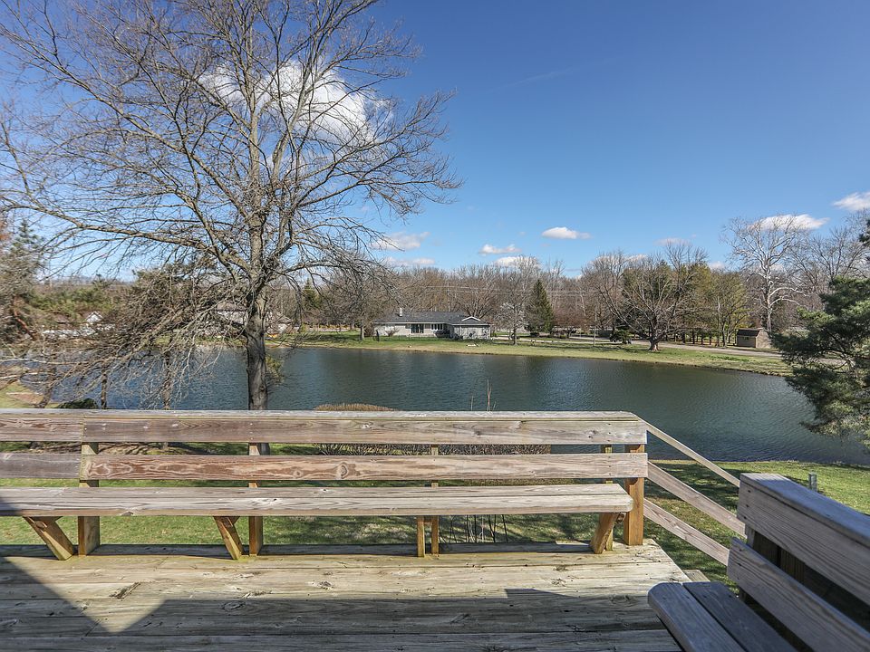 2nd image of 3140 Lake Ct