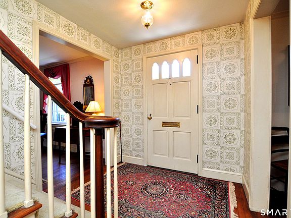 5th image of 102 Ridgewood Road