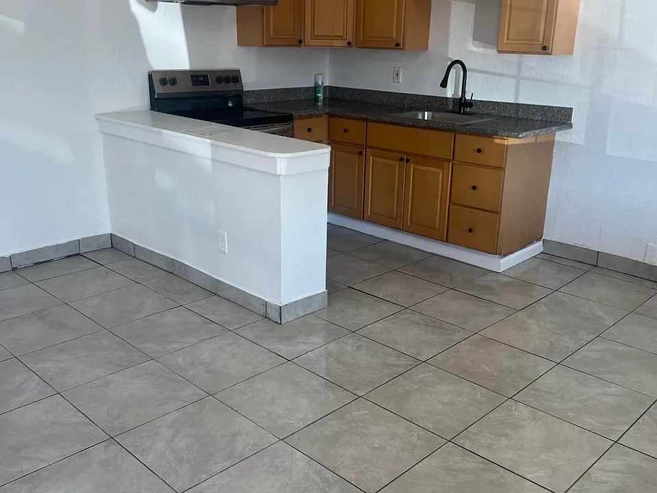 41 Solano Ave #8