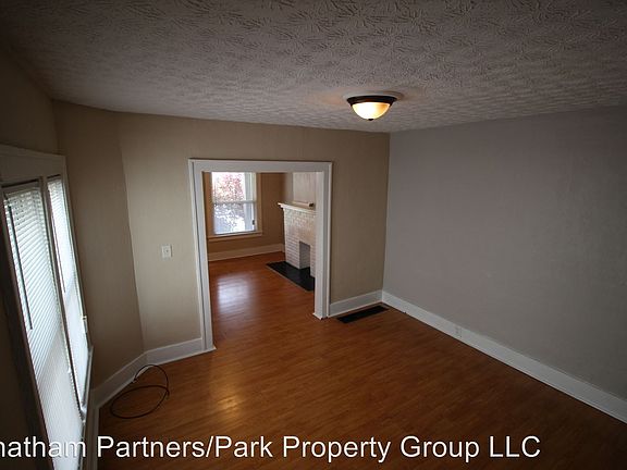 3rd image of 1473 N Grant Ave