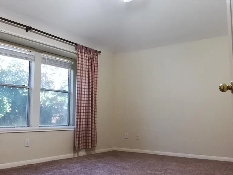 22735 April Springs Ln — Photo 11