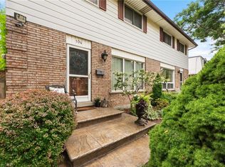 104 Berkindale Dr, Hamilton, ON L8E1M5