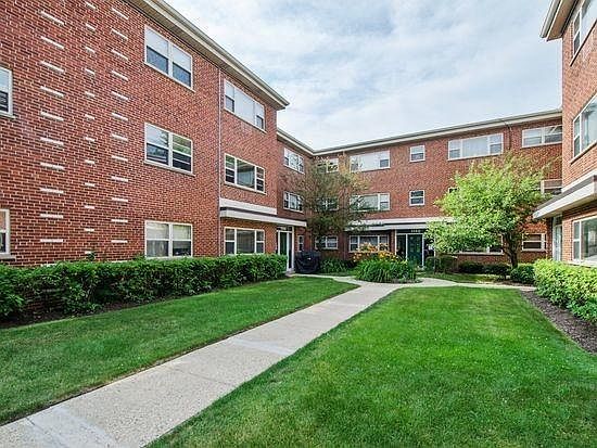 4th image of 1142 W North Shore Ave APT 1N