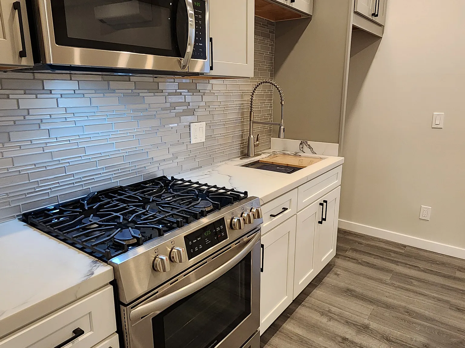 1 bed, 413 sqft, $2,200 — Photo 1