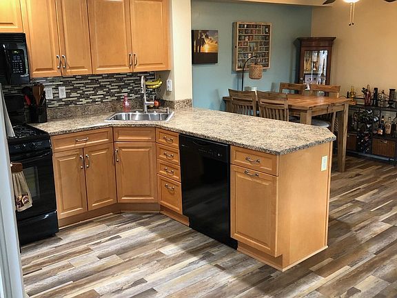 Kitchen appliances included
