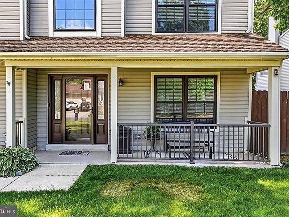 3rd image of 34 Aberdeen Dr