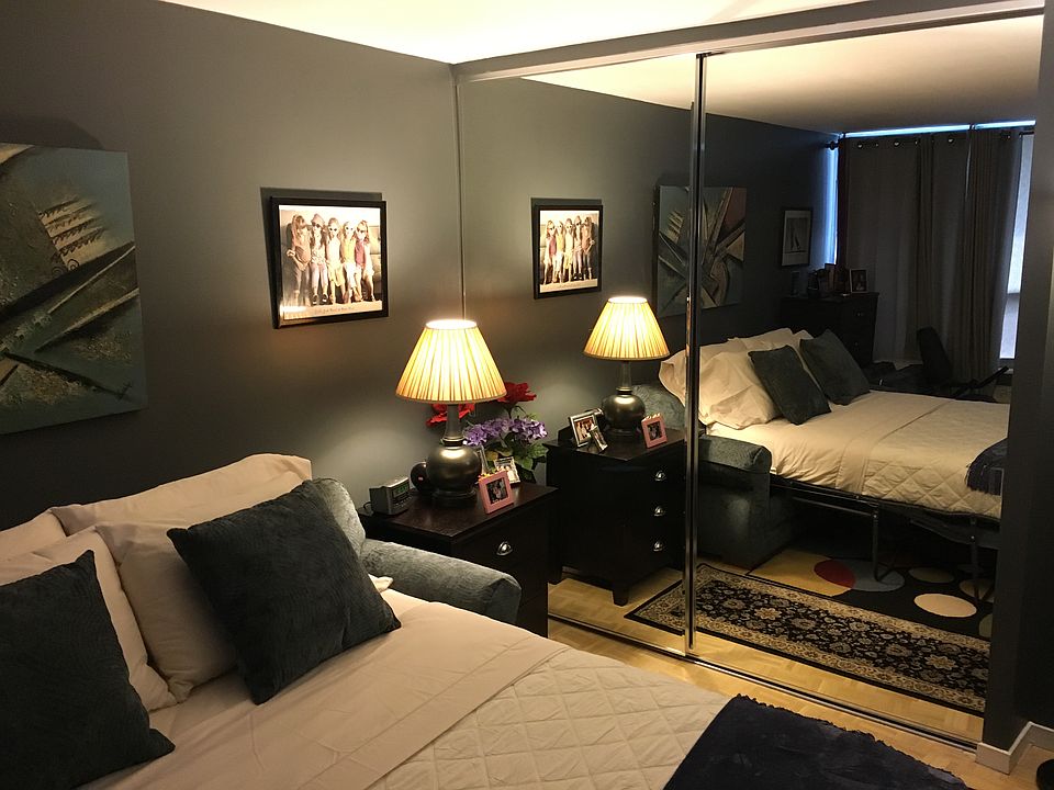 2nd image of 940 W Glenlake Ave #6D