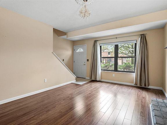 4th image of 2344 Charlemagne Dr