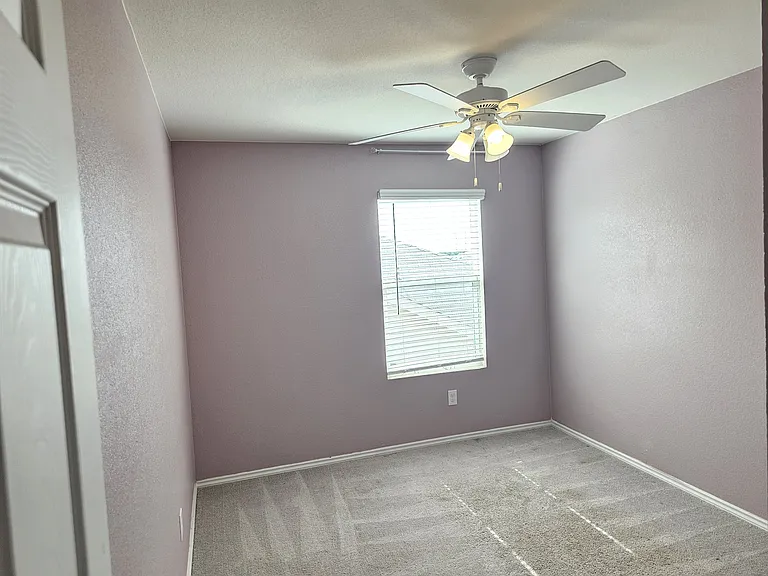 1045 Knightly Ln — Photo 7