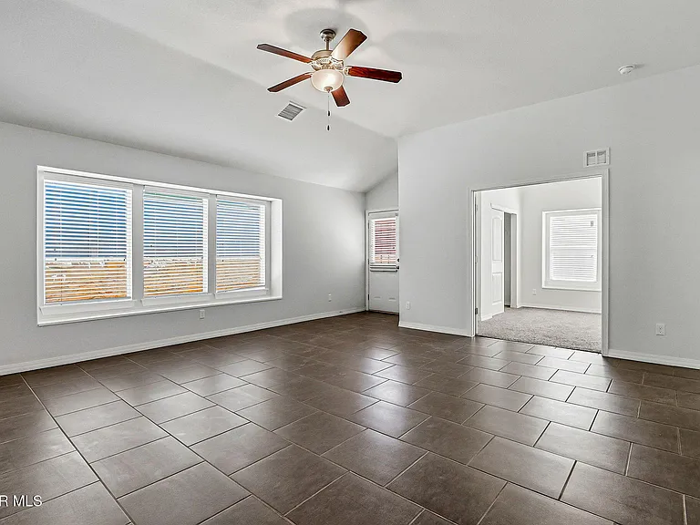 11381 Bullseye St — Photo 21