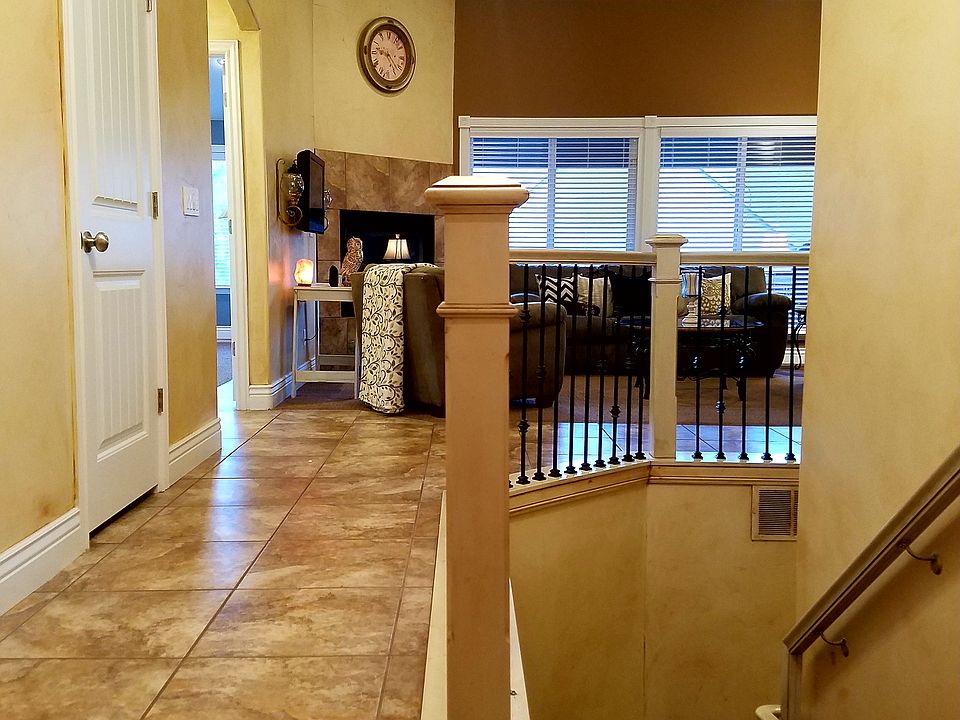1st image of 712 N Badger Ln