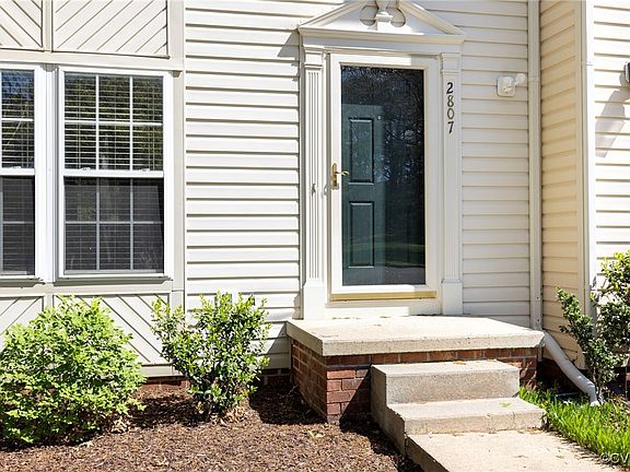 5th image of 2807 Queensland Dr
