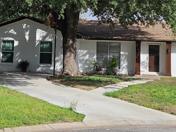 304 Richmond Ct, Laredo, TX 78045