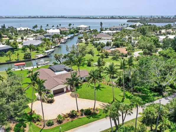 560 Lookout Aly, Cape Haze, FL 33946