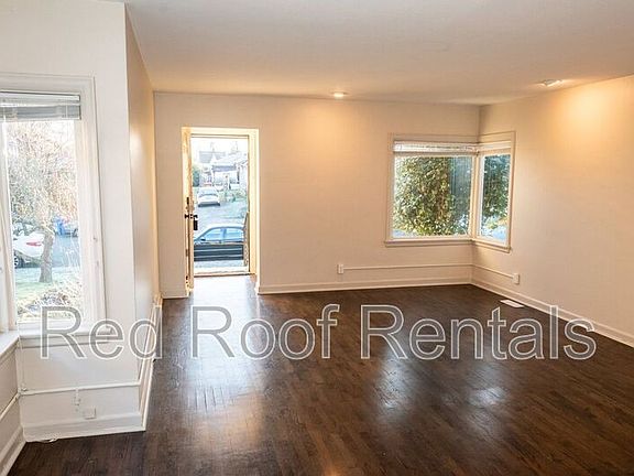 3rd image of 3532 S Cushman Ave