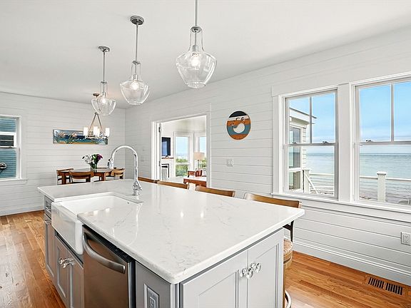 5th image of 107 Seaview Dr