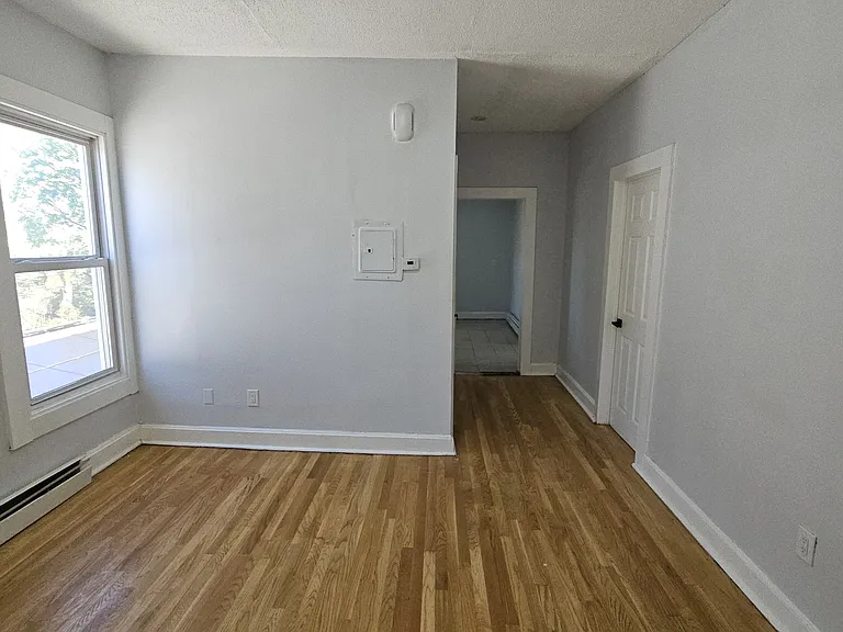 10 Rodwell Ave #B — Photo 8