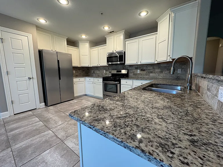 4027 Benjamin Ln — Photo 11