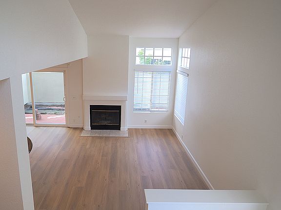3rd image of 108 Almador