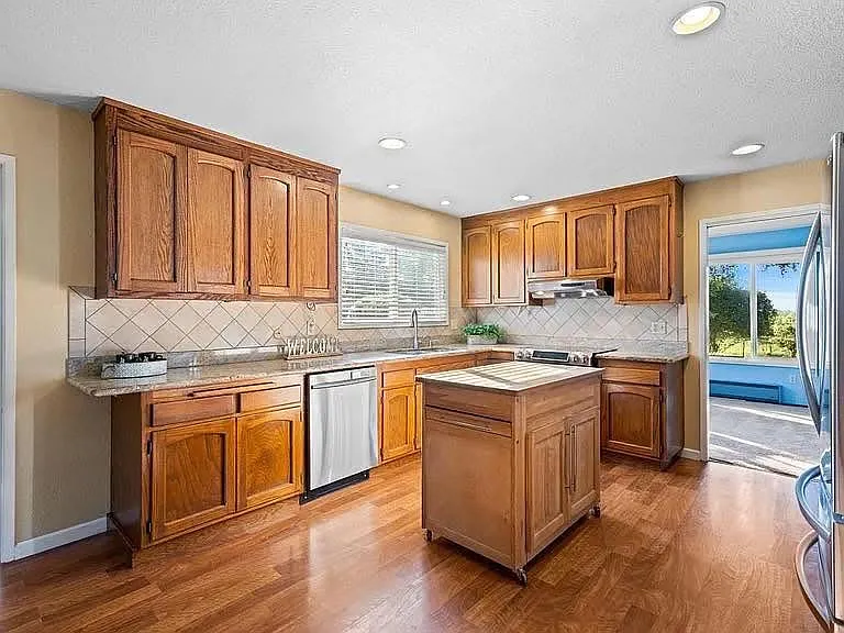 1187 Debbie Hill Rd — Photo 6