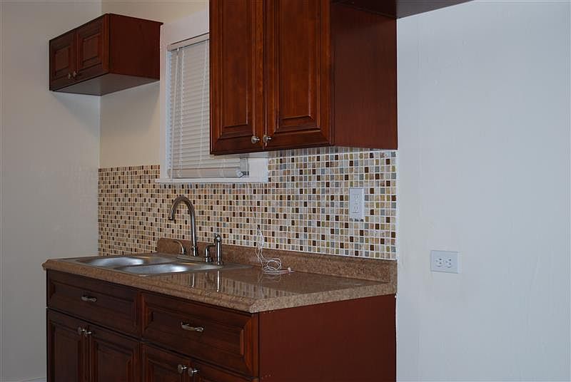 2nd image of 818 N B St