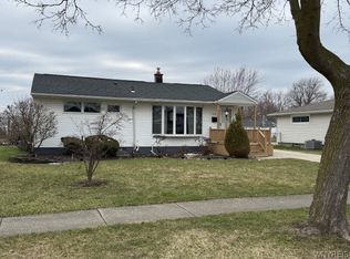 318 Glenhurst Rd, Tonawanda, NY 14150