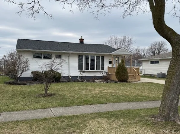 318 Glenhurst Rd, Tonawanda, NY 14150