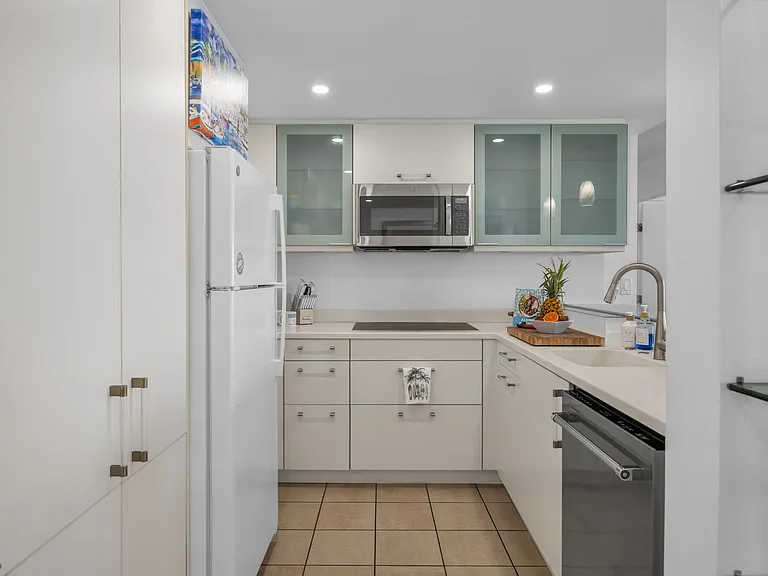 Lower Honoapiilani Rd — Photo 26
