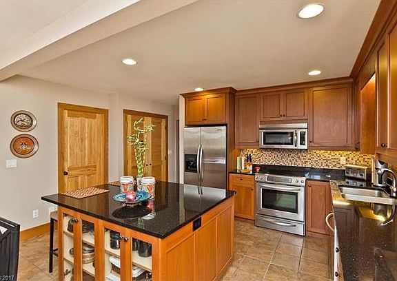 2nd image of 102 Sunset Hills Ct