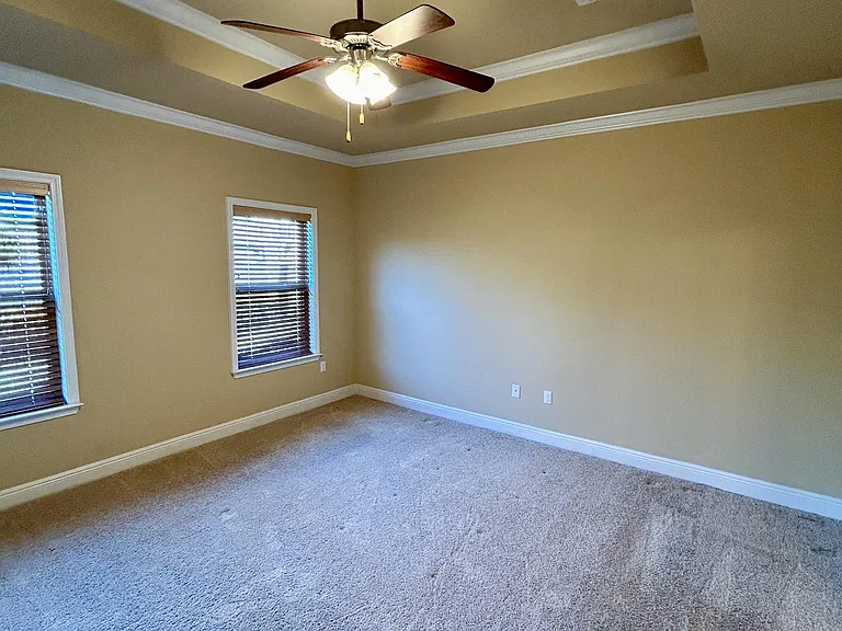 80 S Knightsbridge Ct — Photo 26