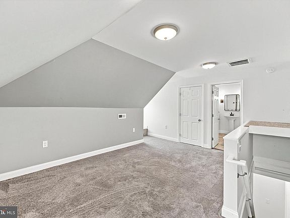 4th image of 44 Prospect Ave