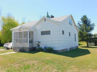 714 Loomis St, Cheboygan, MI 49721