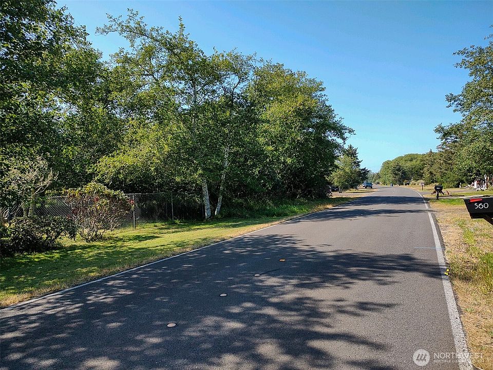2nd image of 548 Duck Lake Drive NE