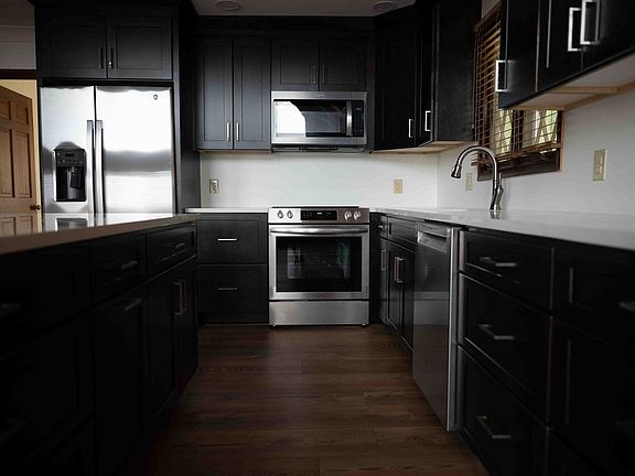 5th image of 418 Riverton Dr