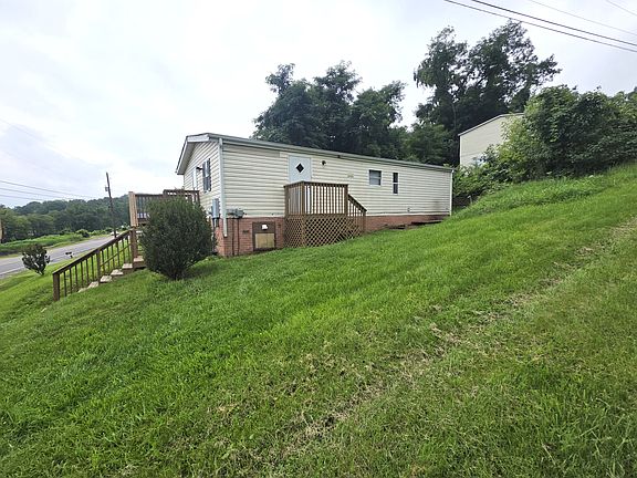 2nd image of 1115 Depot St NE