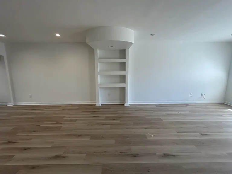 14359 Haynes St — Photo 4