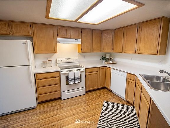 5th image of 6014 Sherwood Ln SE