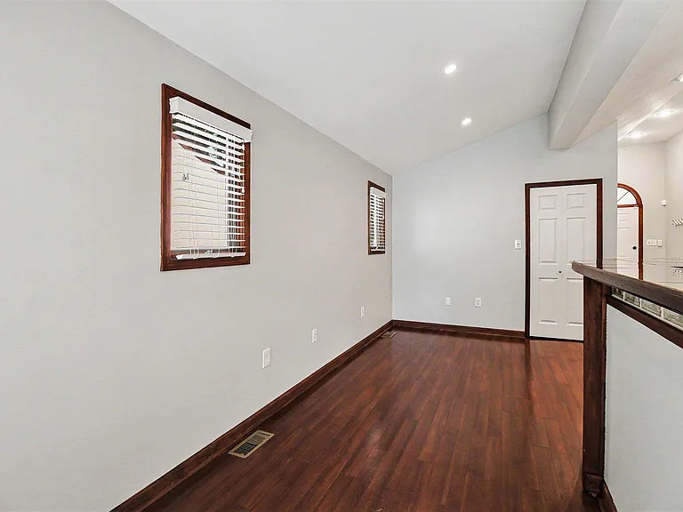 418 Austin Ave — Photo 19