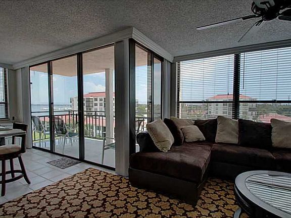 3rd image of 6211 Sun Blvd APT 502