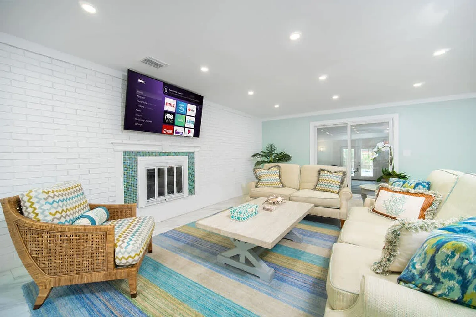 5 bed, 2.0 bath, 2594 sqft, $8,472 — Photo 3