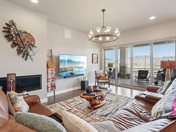 2nd image of 2965 Bella Pl