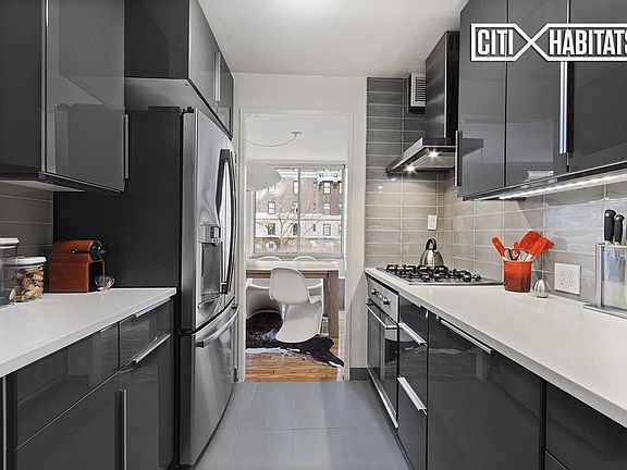 2nd image of 250 W 90th St APT 3H