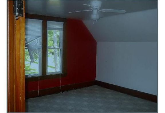 2nd image of 124 N 1st St