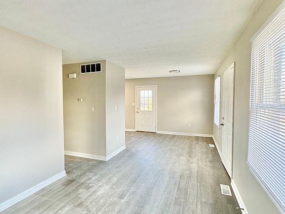 4th image of 2022 Hickory Hill Dr
